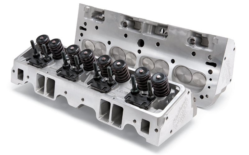 EdelbrockSBC E-Street Cylinder Heads - 70cc 2.02/1.60